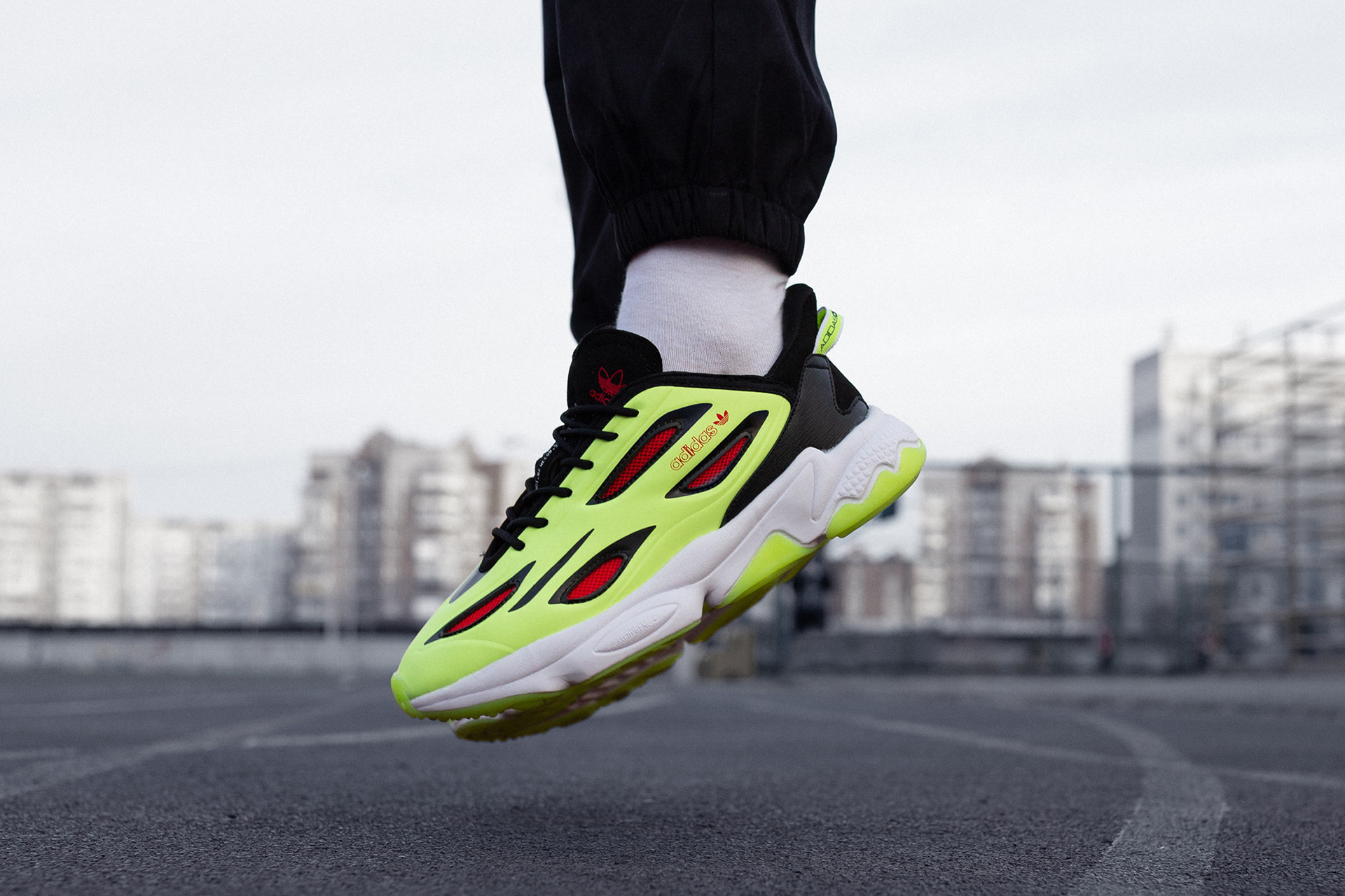 Кроссовки adidas Ozweego Celox