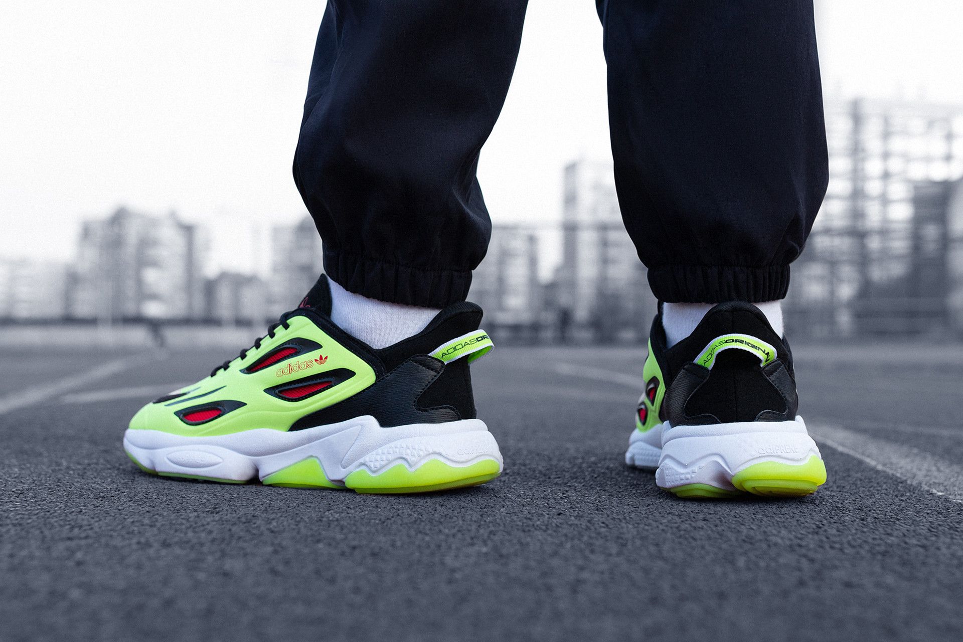 Кроссовки adidas Ozweego Celox