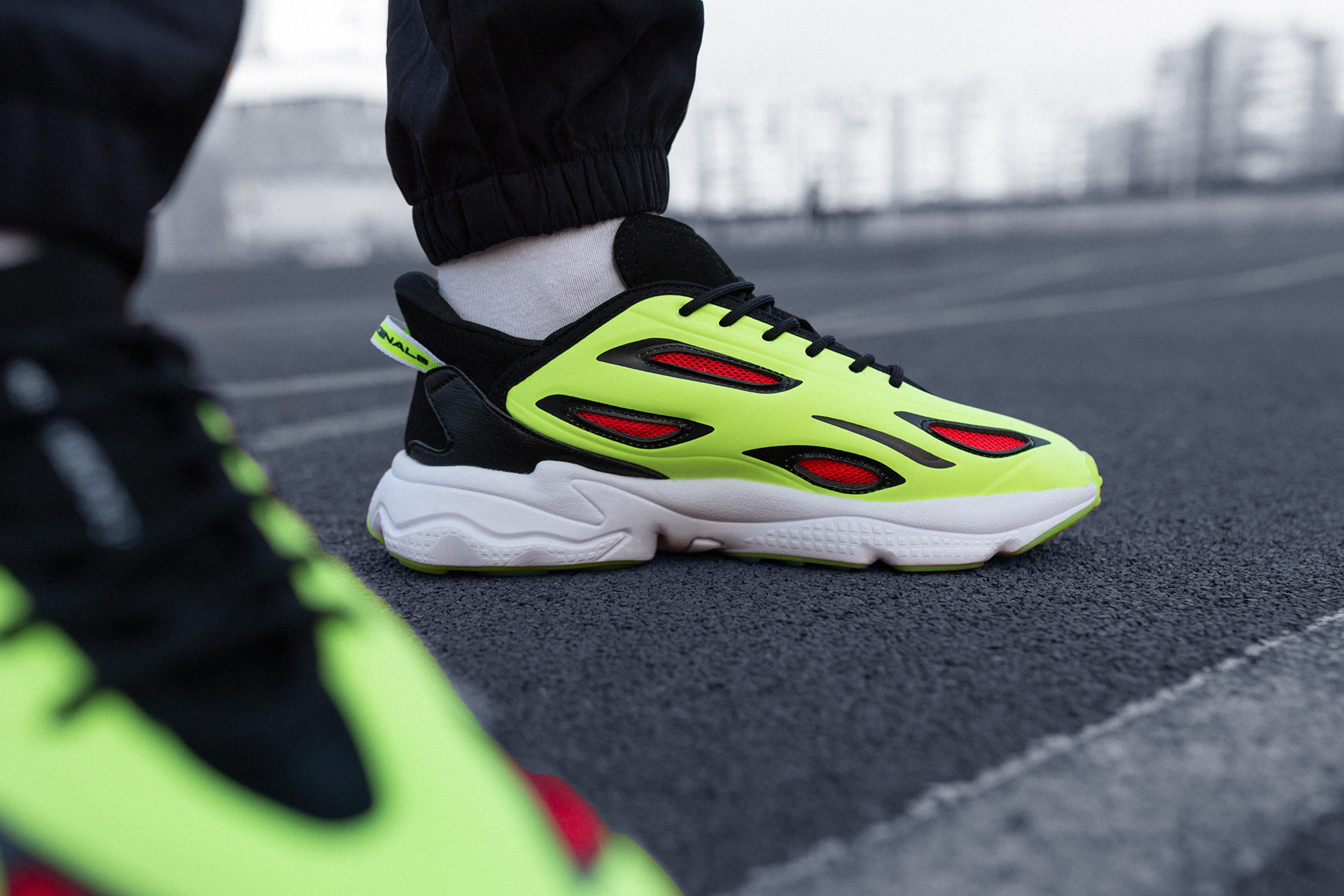 Кроссовки adidas Ozweego Celox